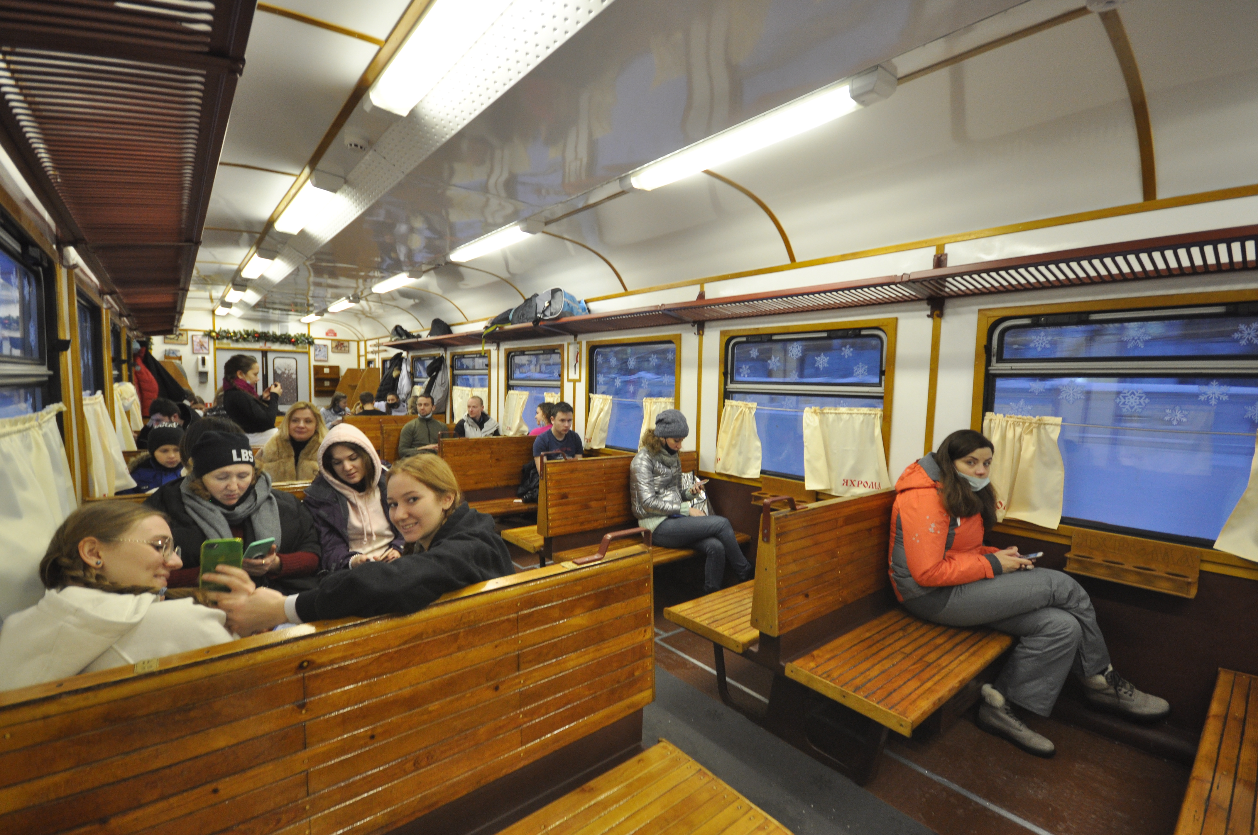 Пассажиры ретропоезда «Яхрома»