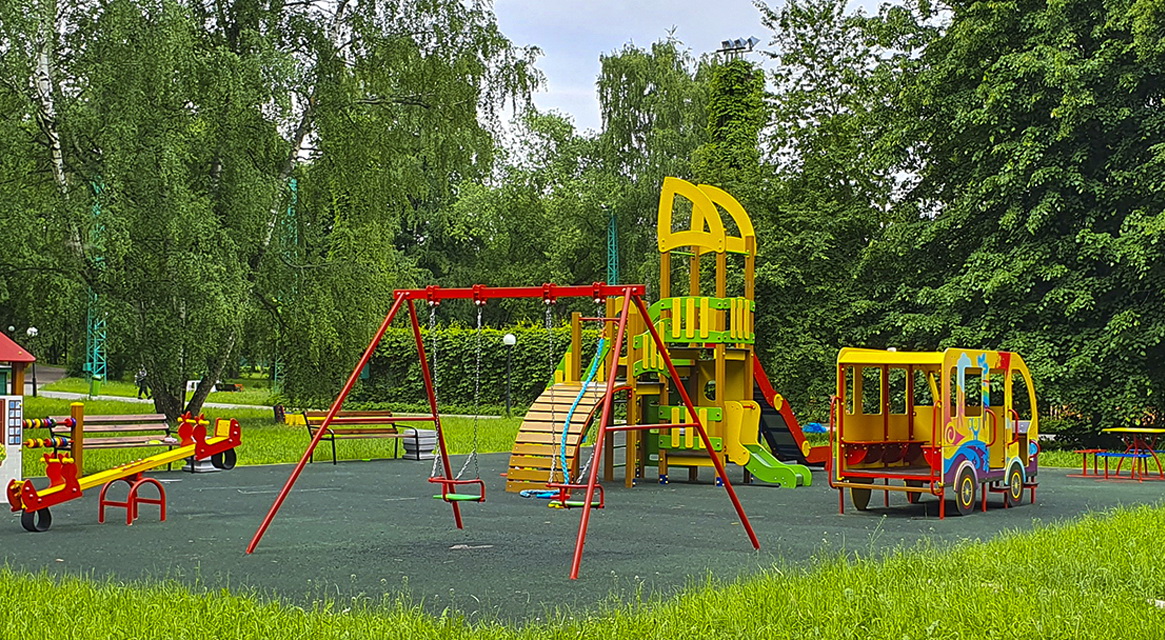 Детская игровая площадка в пансионате «Петрово-Дальнее» 